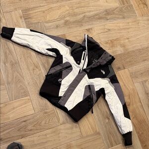 The North Face Black, steep tech women’s sz M,White & Gray Colorblock Ski Jacket